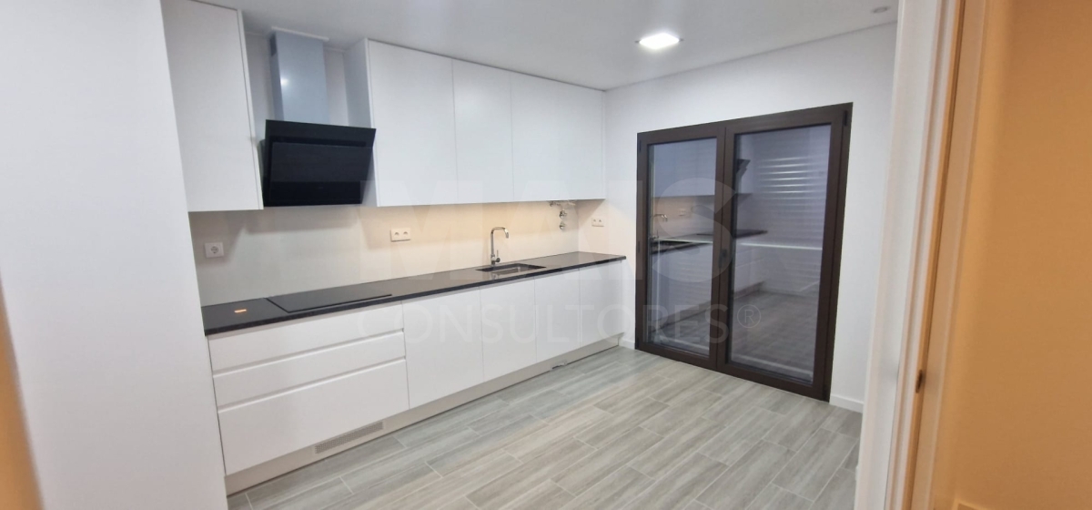 New 3-bedroom apartment in Montijo with box